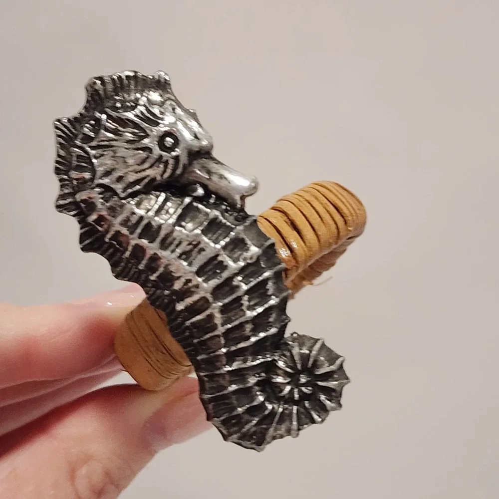 6 Coastal Napkin Rings Rattan Metal Sea Turtle Seahorse Sand Dollar Silver